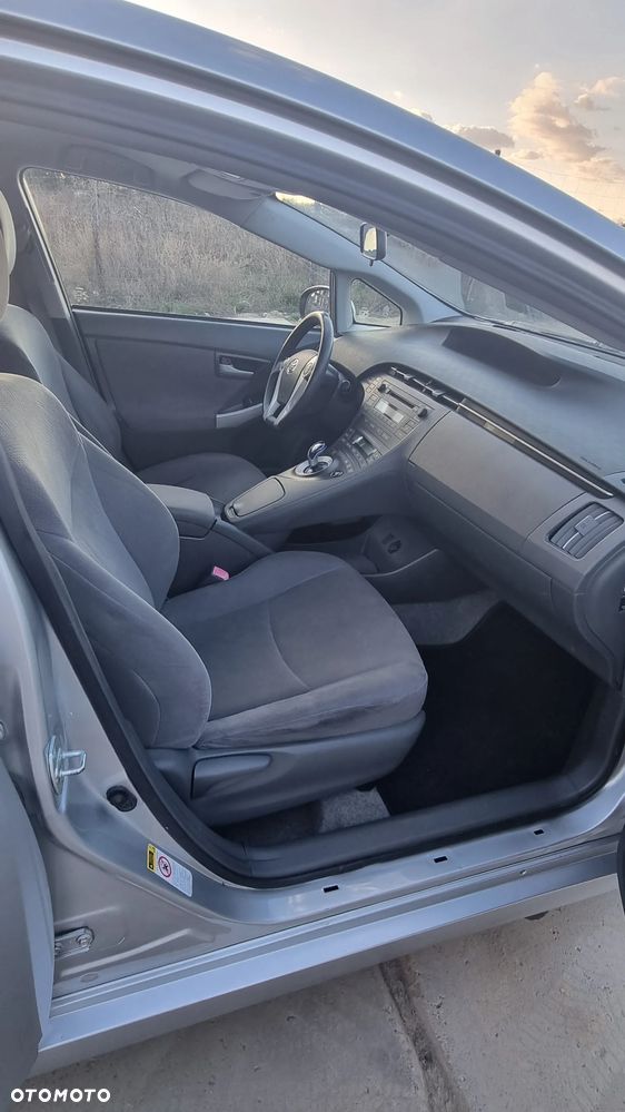 Toyota Prius 1.8 HSD Active - 18