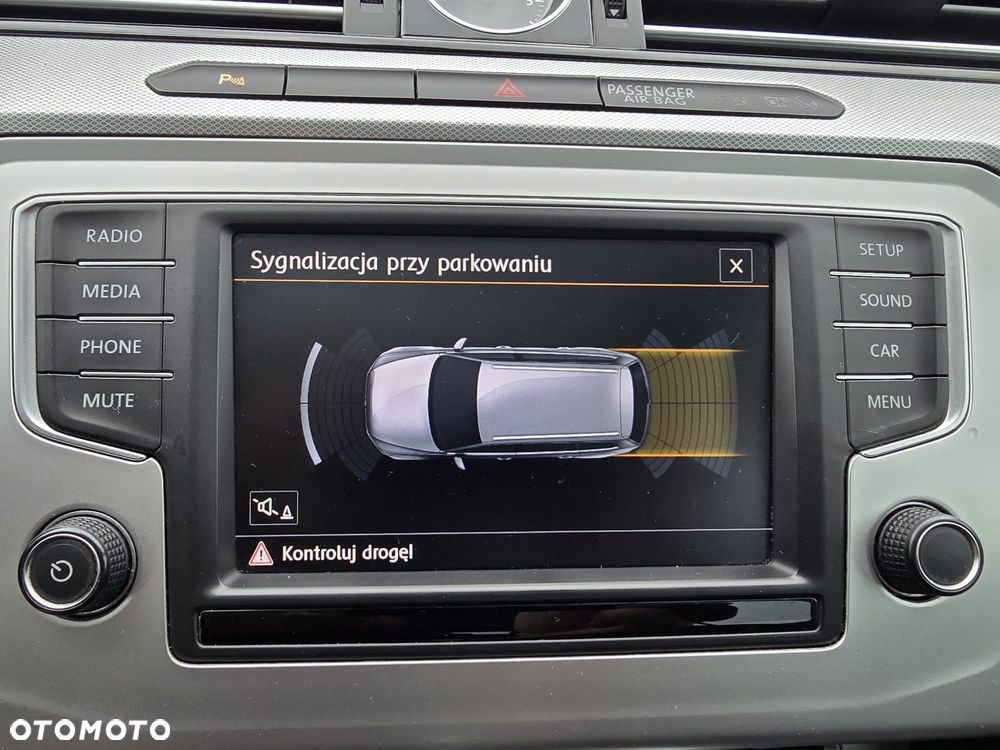 Volkswagen Passat 2.0 TDI SCR 4Motion DDG Highline - 34