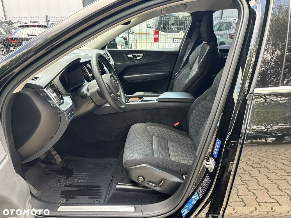 Volvo XC 60 B5 B AWD Momentum Pro - 10