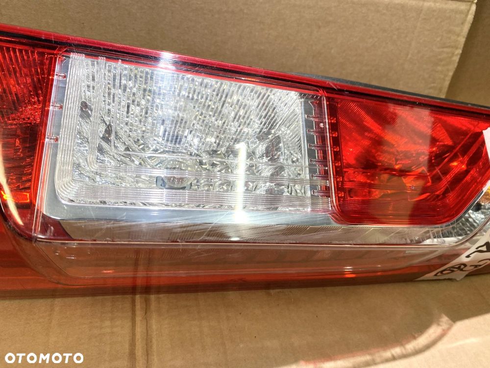 MASTER MOVANO NV400 10- LAMPA PRAWA TYLNA Z WKŁADEM PRAWY TYŁ ORYGINAŁ - 4