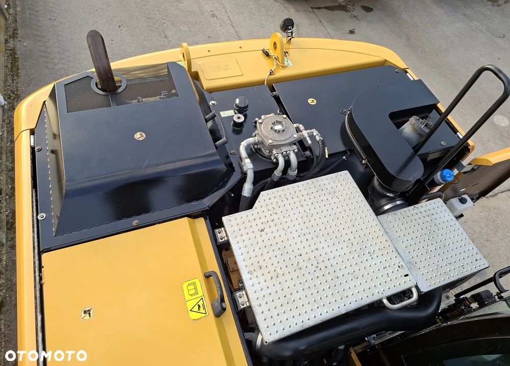 Caterpillar CAT M 318 F - 15