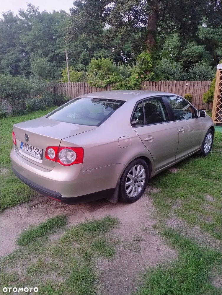 Volkswagen Jetta 1.4 TSI Comfortline - 1
