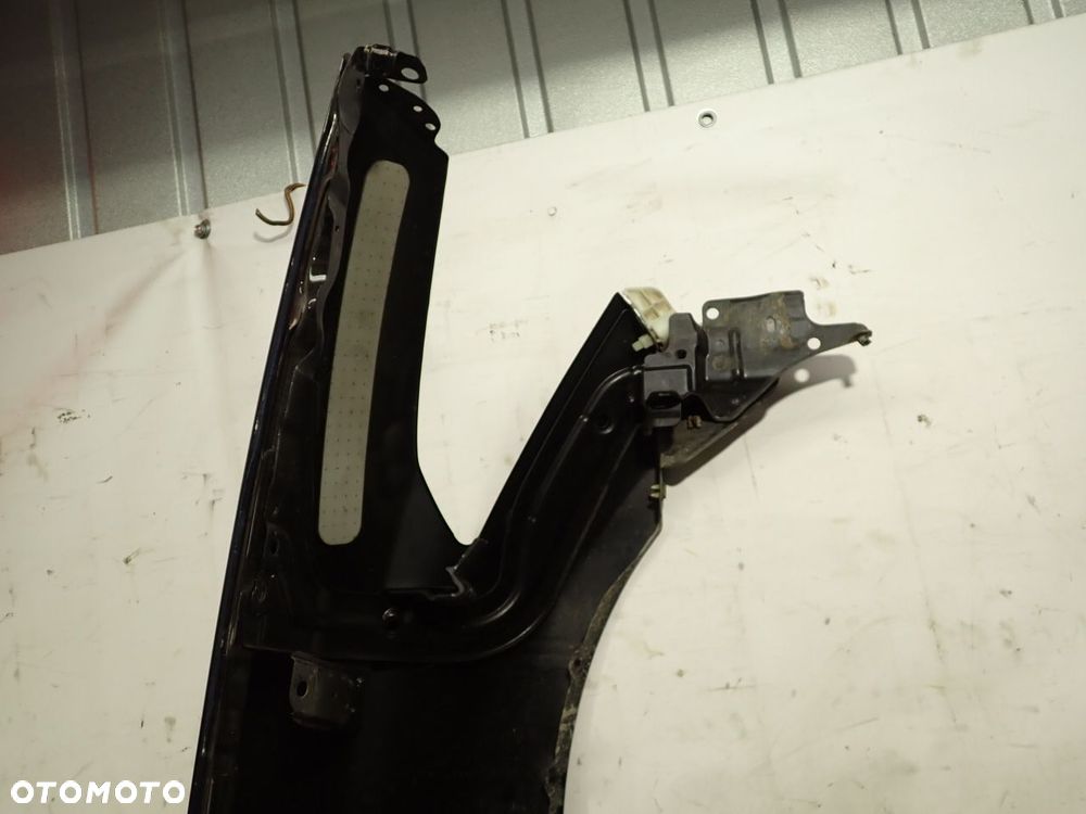 BŁOTNIK LEWY PRZEDNI INFINITI M37X KOL: GAC - 16