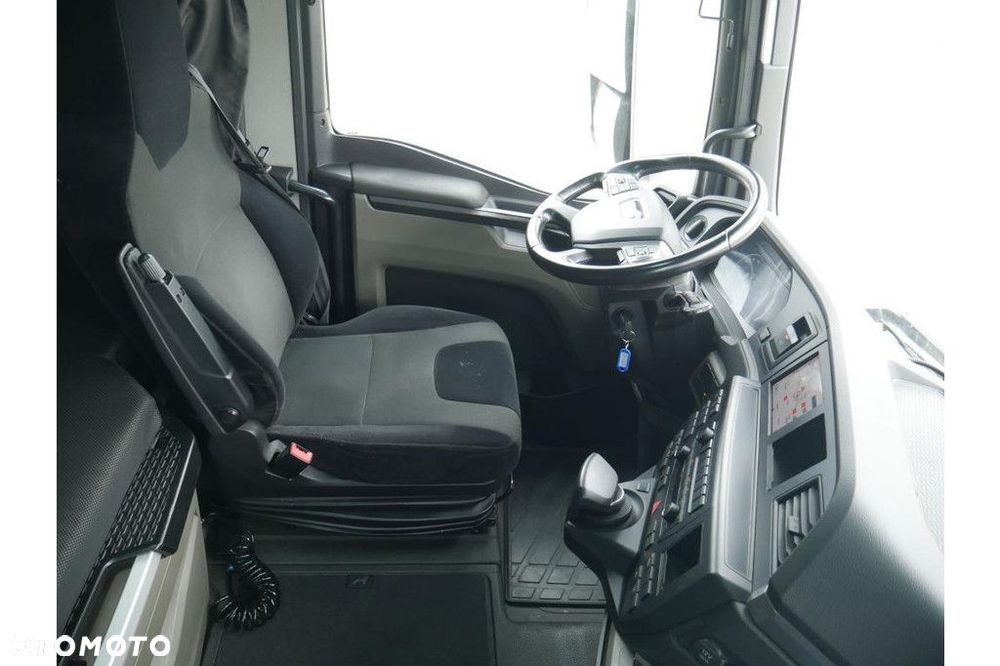 MAN Vehicle Tractor 4x2 Standard - 16