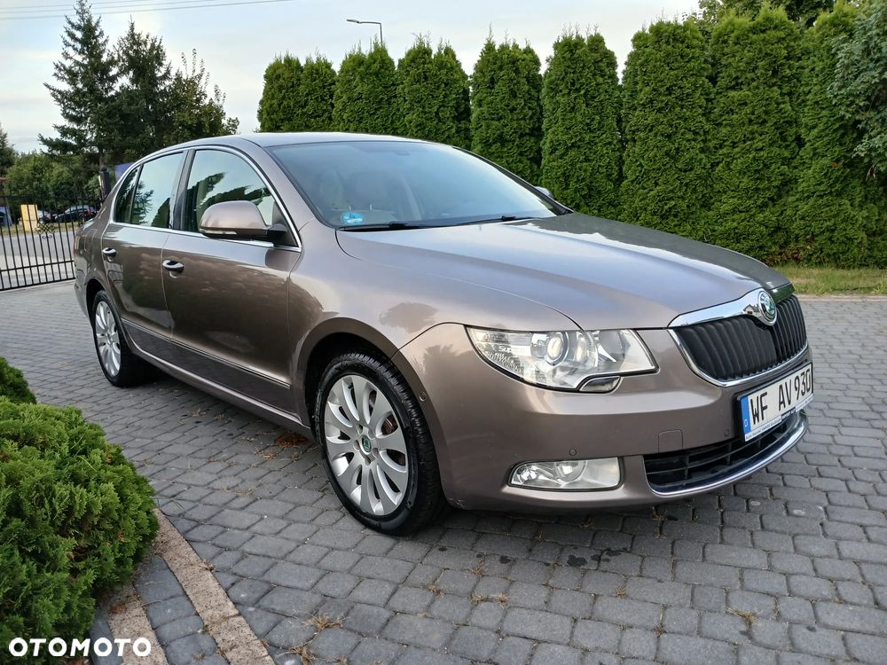 Skoda Superb 2.0 TDI DSG Exclusive - 10