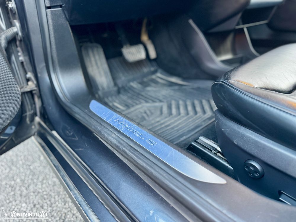 Tesla Model S 85D AWD - 28