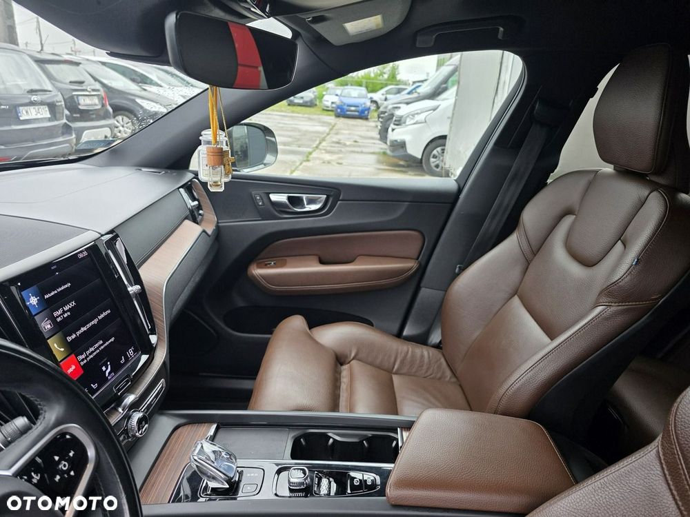 Volvo XC 60 B4 D AWD Inscription - 11