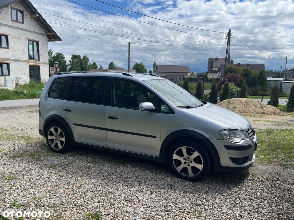 Volkswagen Touran 2.0 TDI DPF Cross - 4