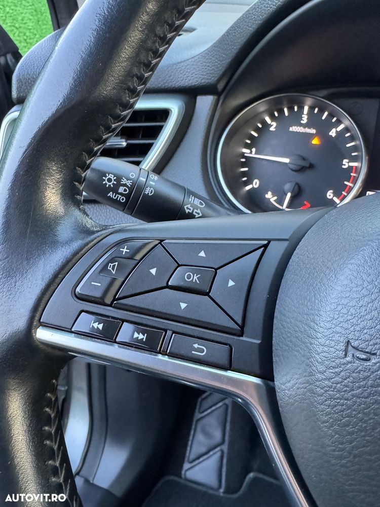 Nissan Qashqai 1.6 DCI Xtronic TEKNA+ - 19