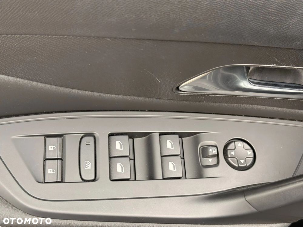 Peugeot 308 1.2 PureTech Allure Pack S&S EAT8 - 27