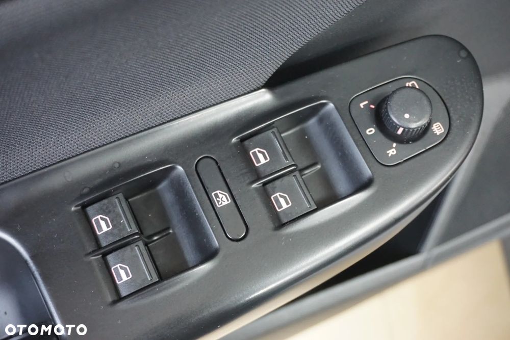 Volkswagen Passat 2.0 TDI Comfortline - 31