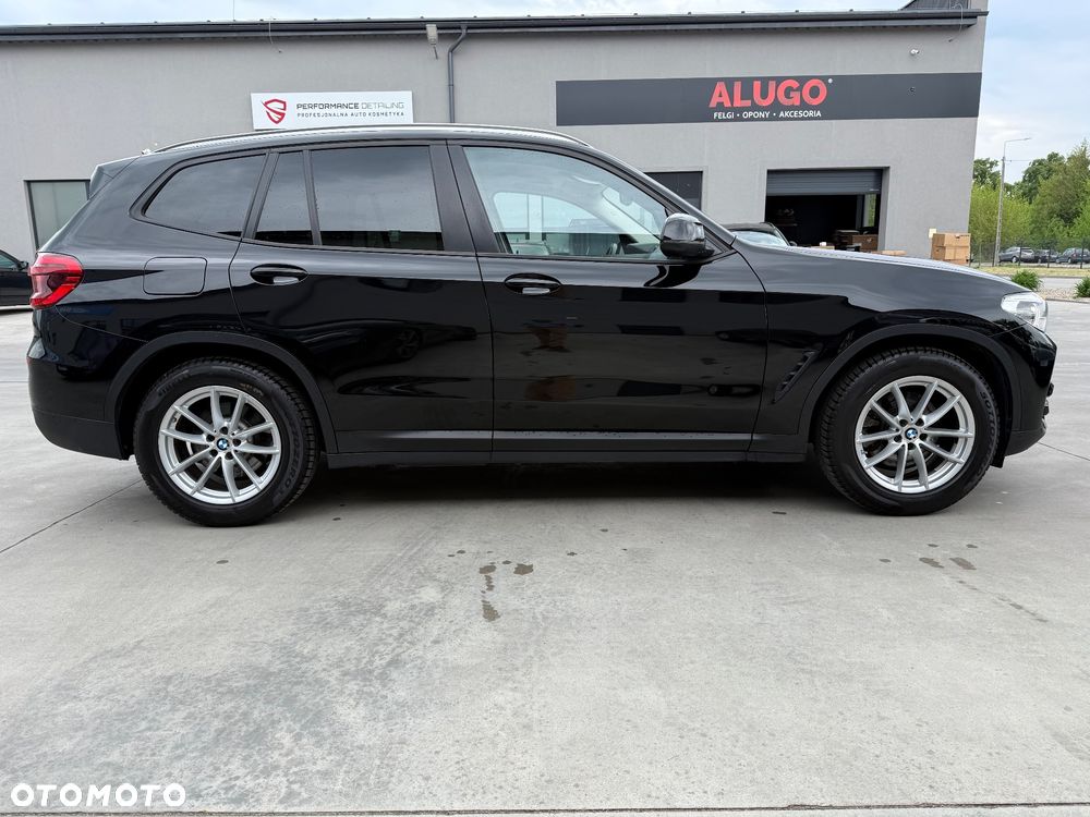 BMW X3 xDrive20i Advantage - 9