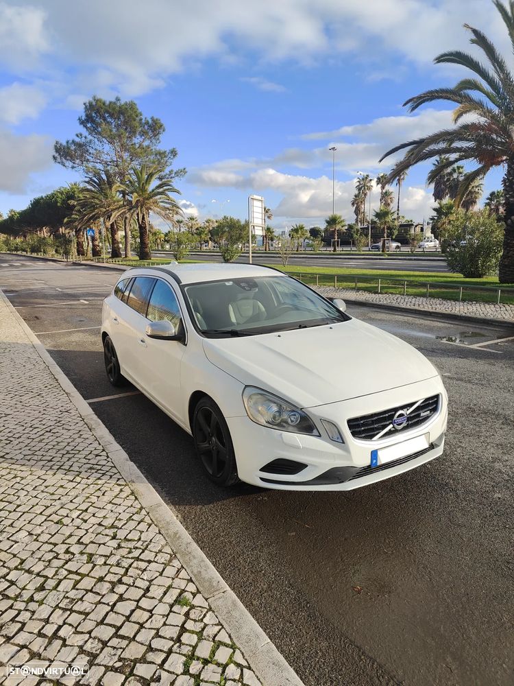 Volvo V60 2.0 D3 R-Design - 6