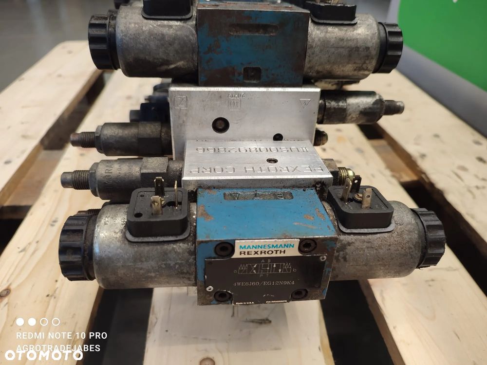 Blok hydrauliczny Rexroth  US00905465  Merlo Roto - 10