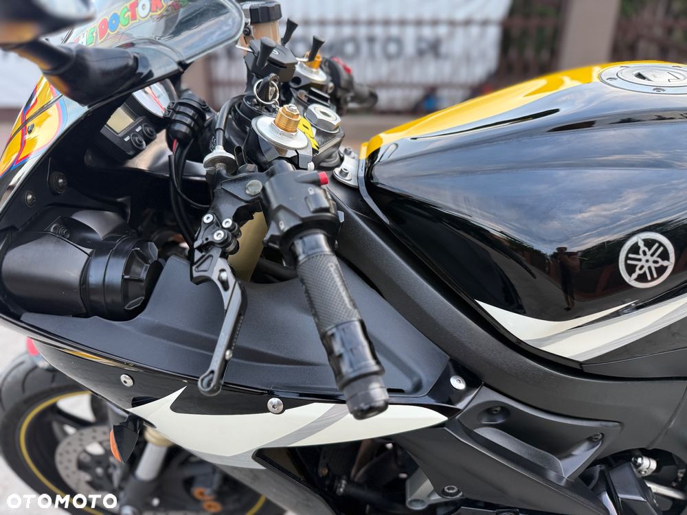 Yamaha R6 - 23