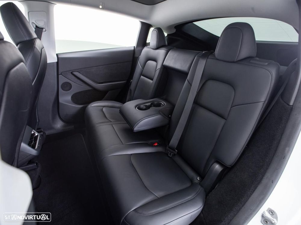 Tesla Model Y Long Range Dual Motor AWD - 12