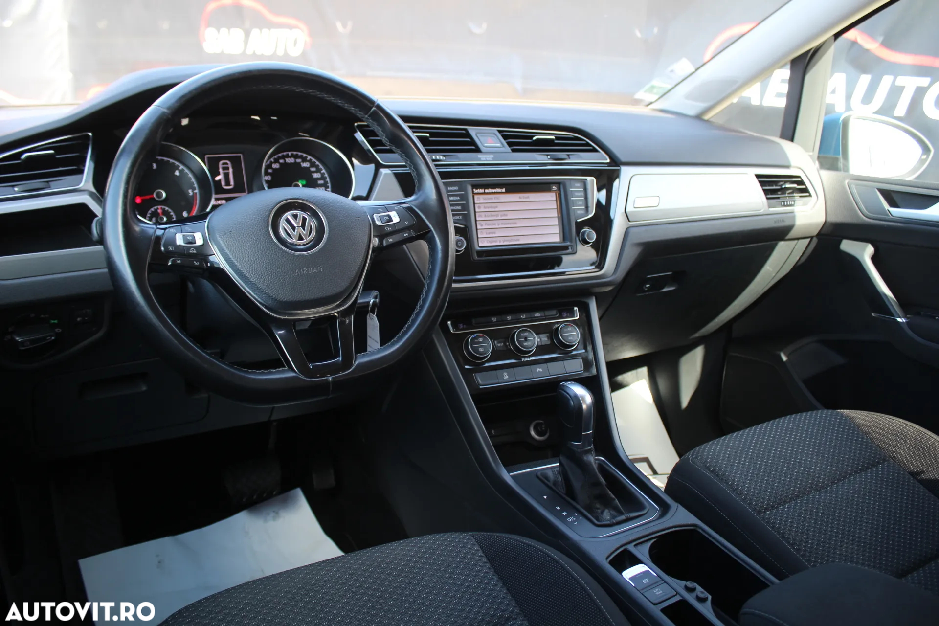 Volkswagen Touran 1.6 TDI SCR BlueMotion Technology DSG Comfortline - 5