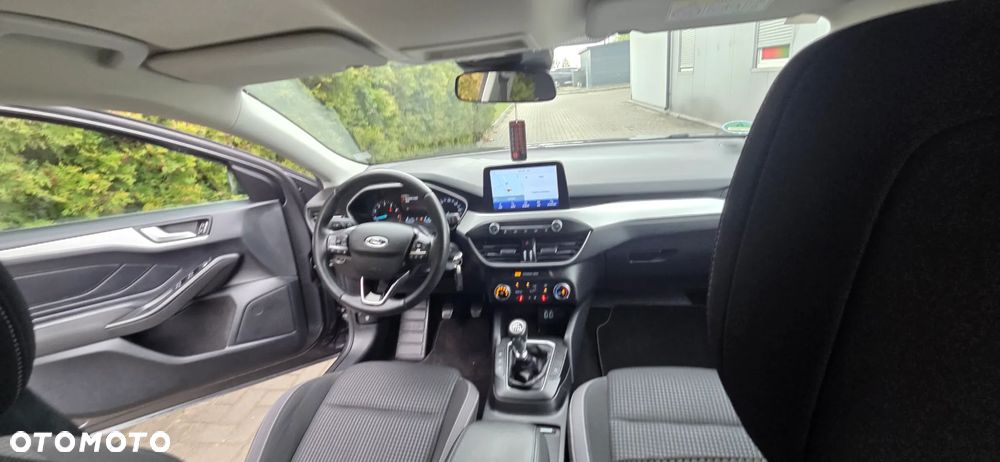 Ford Focus 1.0 EcoBoost STart-Stopp-System TITANIUM - 33