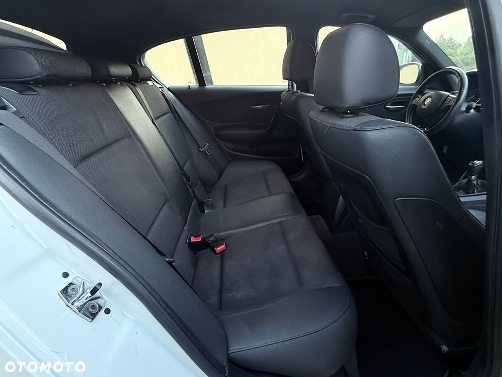 BMW Seria 1 - 25