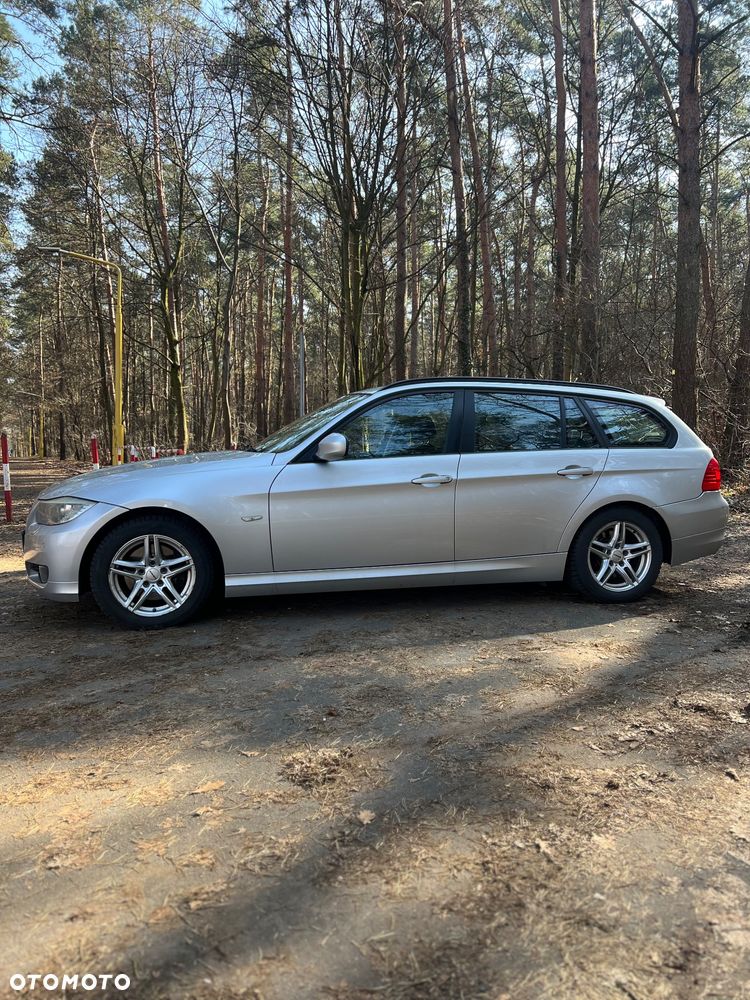 BMW Seria 3 318d DPF - 3