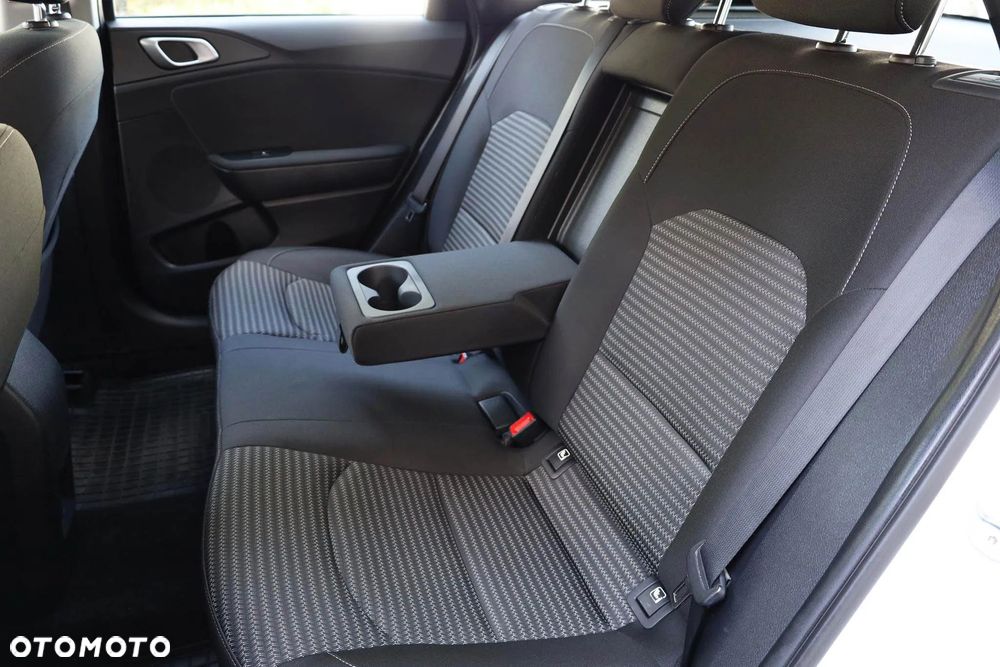 Kia Ceed 1.5 T-GDI M - 36
