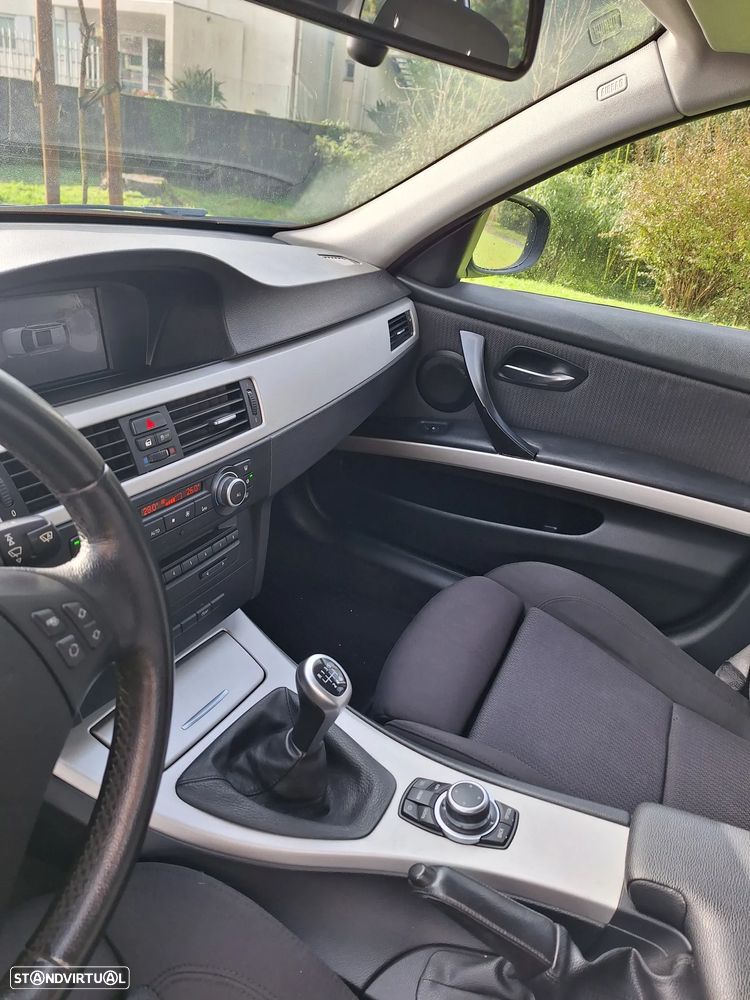 BMW 318 d Sport Line - 9