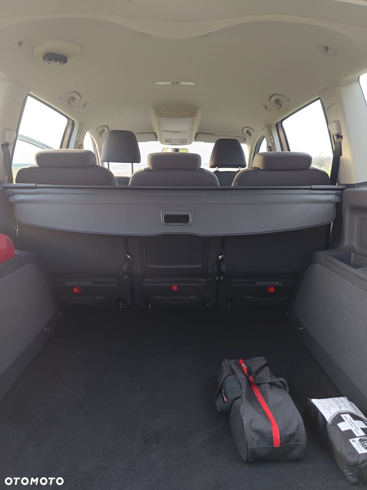 Volkswagen Touran - 7