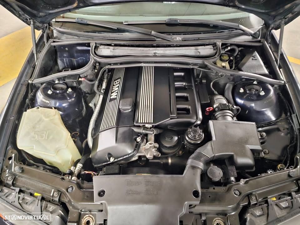 BMW 320 i - 8