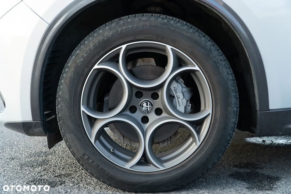Alfa Romeo Stelvio 2.0 Turbo TI Q4 - 14