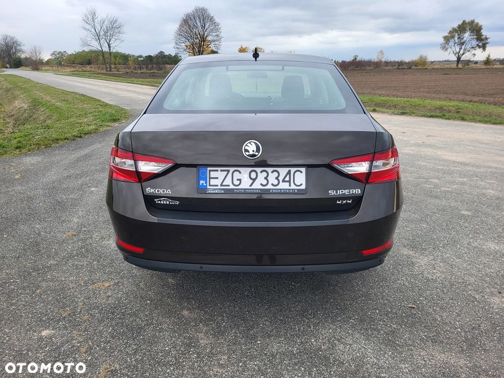 Skoda Superb 2.0 TDI 4x4 Ambition - 24