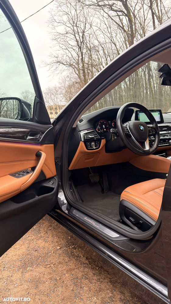 BMW Seria 5 525d Aut. Luxury Line - 16