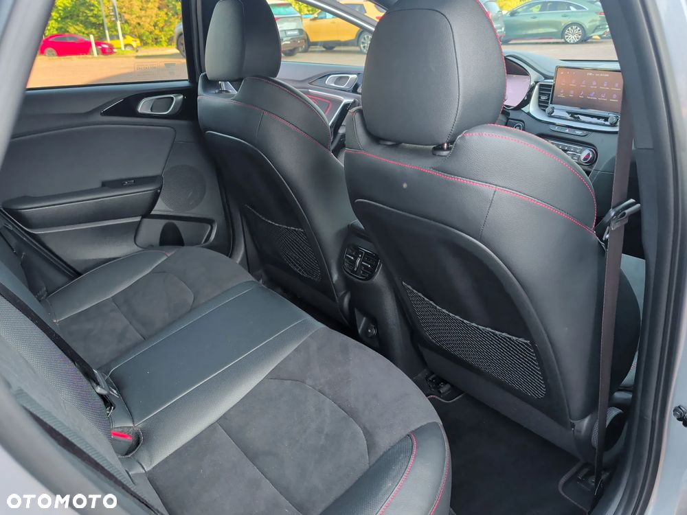 Kia Ceed 1.6 T-GDI GT DCT - 29