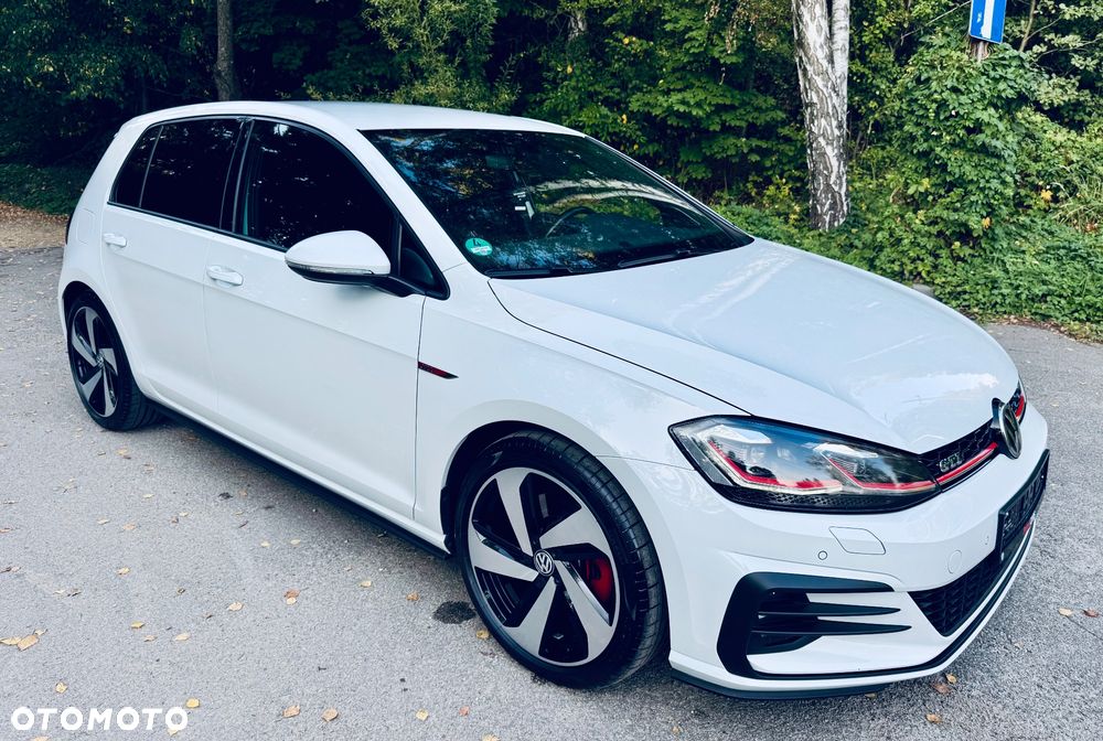 Volkswagen Golf GTI (BlueMotion Technology) - 9