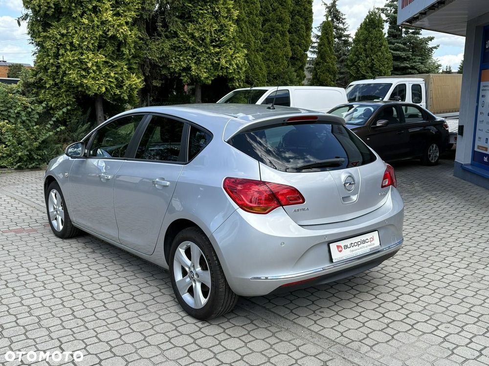 Opel Astra - 8