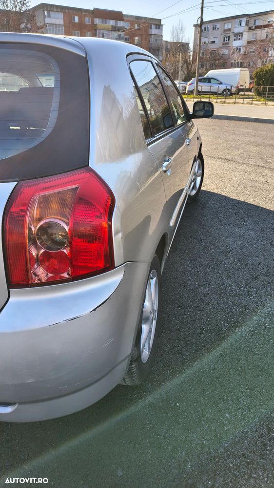 Toyota Corolla 1.4 H/B Sol - 9