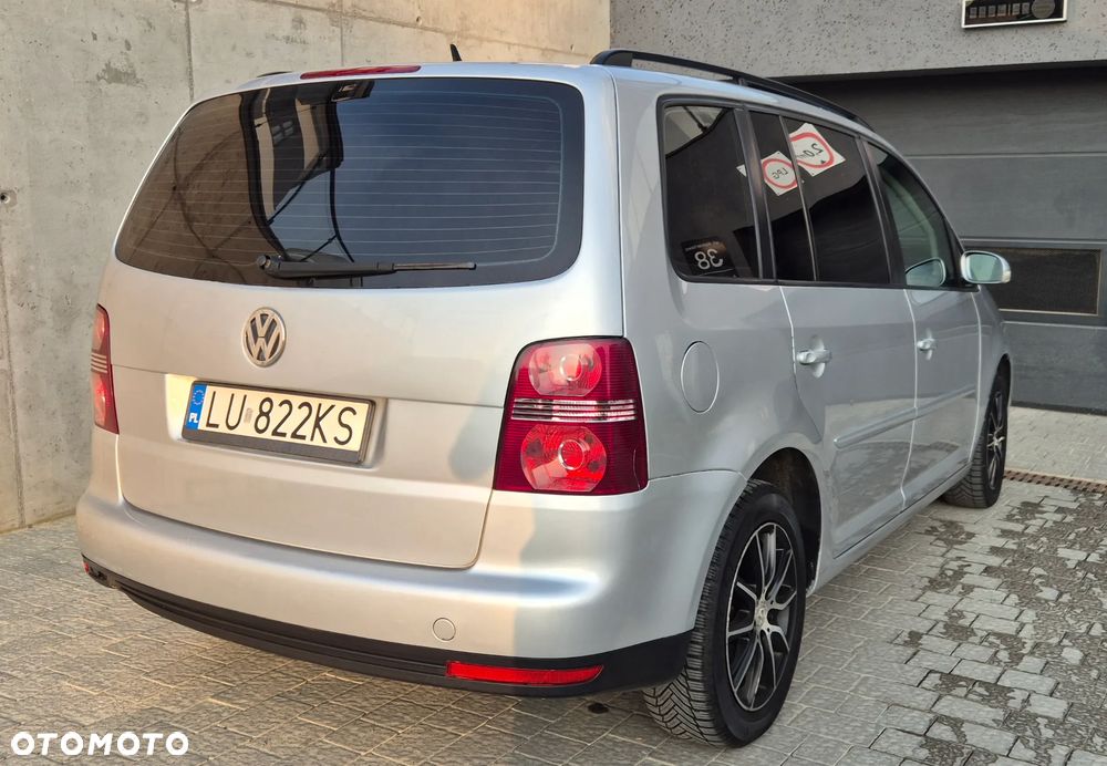 Volkswagen Touran - 2