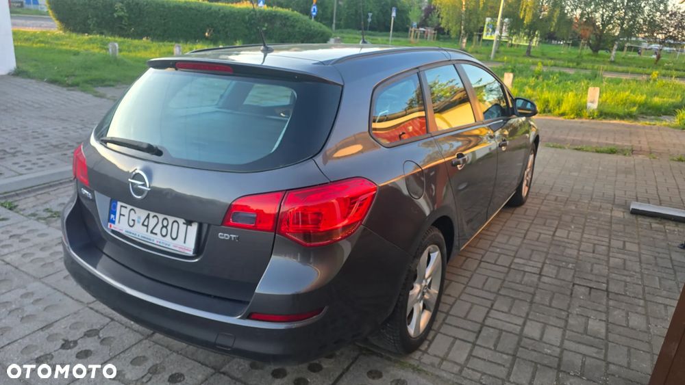 Opel Astra 2011 photo 5