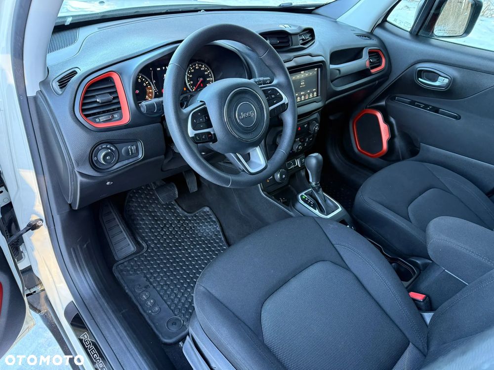 Jeep Renegade - 32