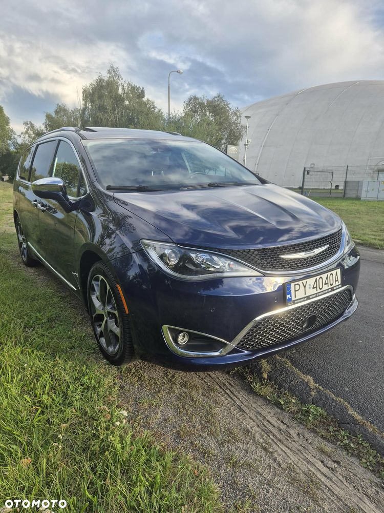 Chrysler Pacifica - 5