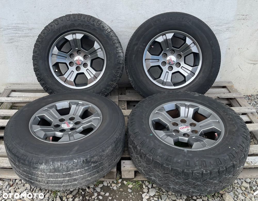 P8 GMC YUKON XL IV 2015 - FELGI OPONY KOŁA 84227881 18 8.5J ET24 275 65 - 1