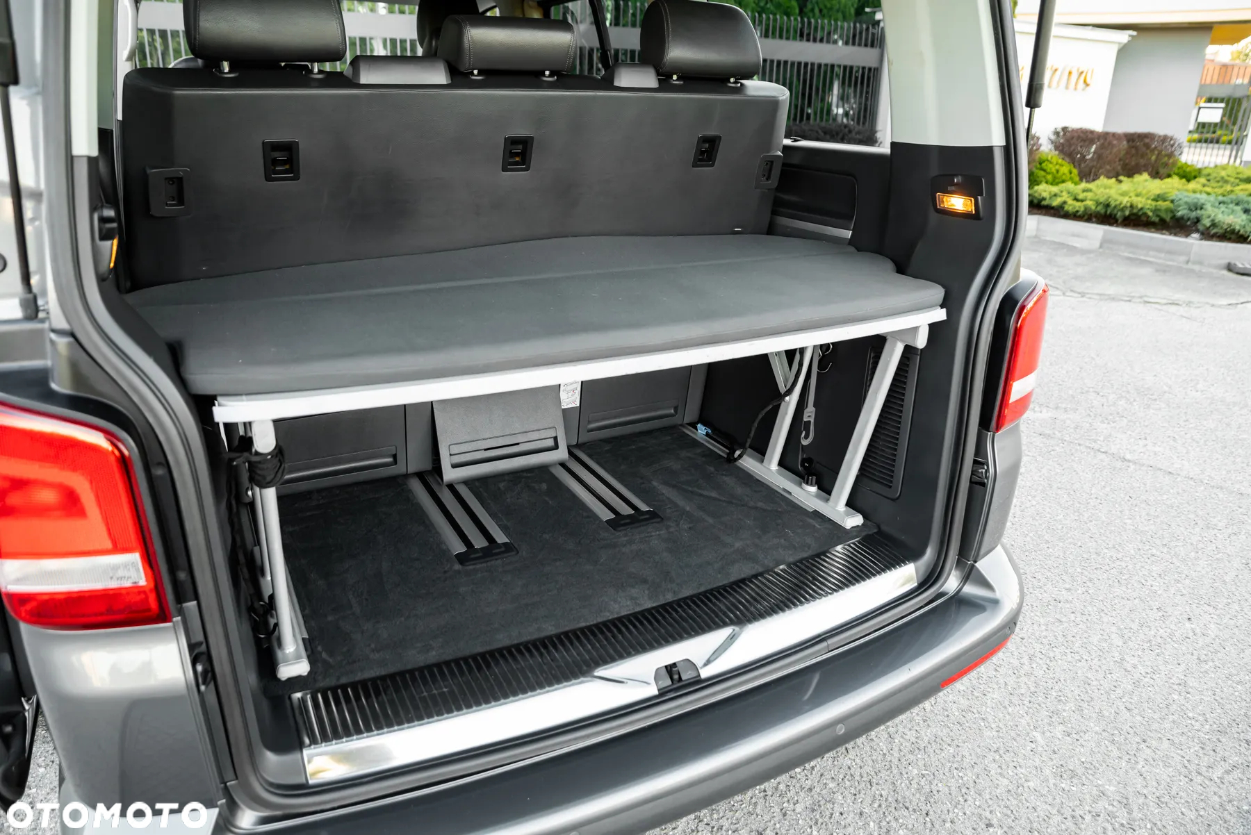 Volkswagen Multivan - 8