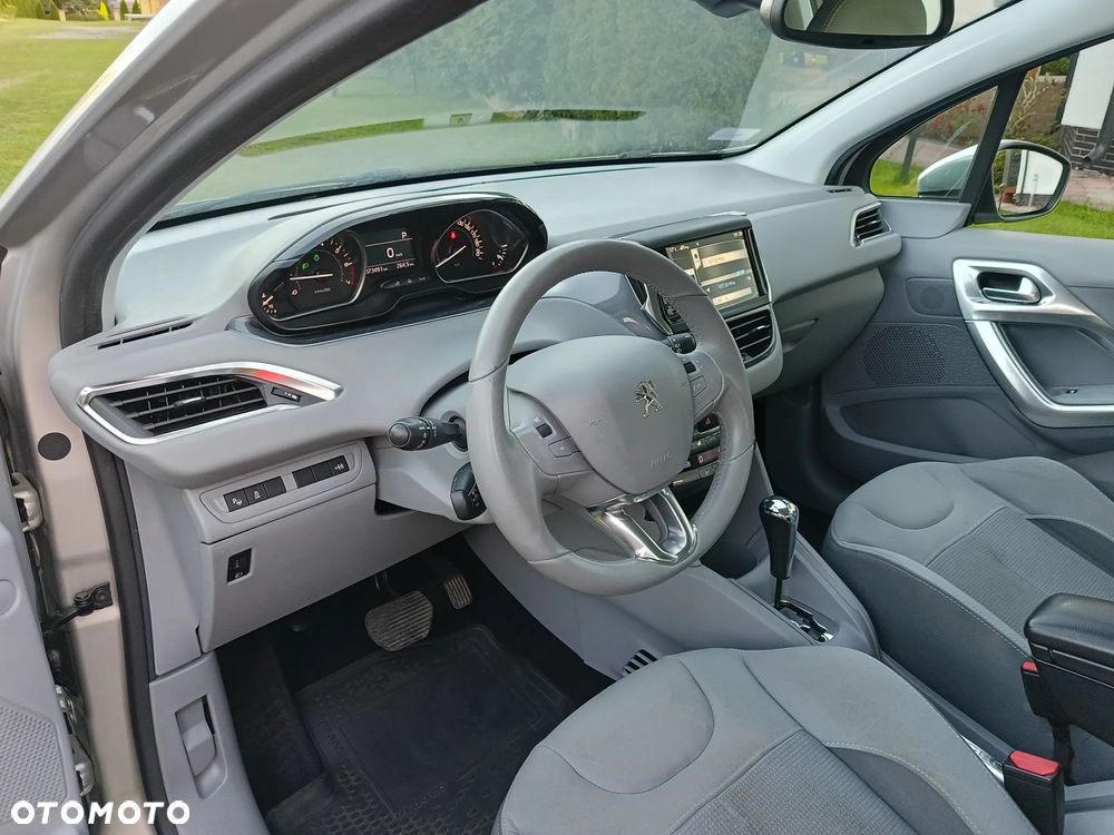 Peugeot 208 120 VTI Automatik Allure - 15