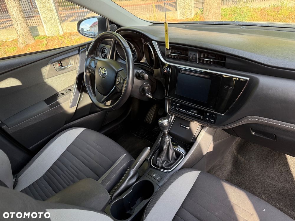 Toyota Auris 1.6 D-4D Executive - 15