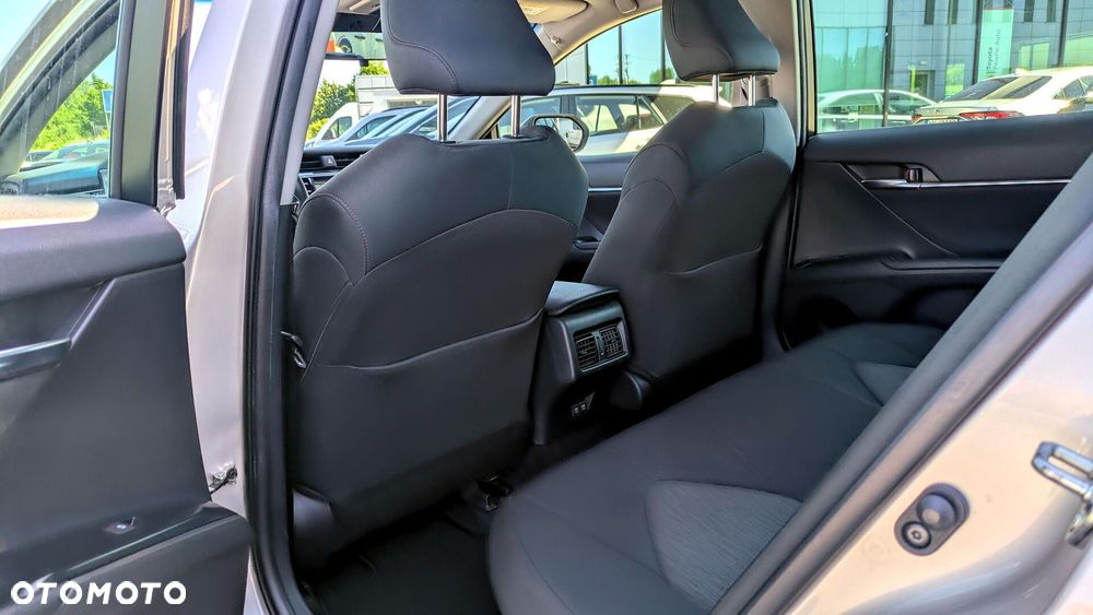 Toyota Camry 2.5 Hybrid Comfort CVT - 12
