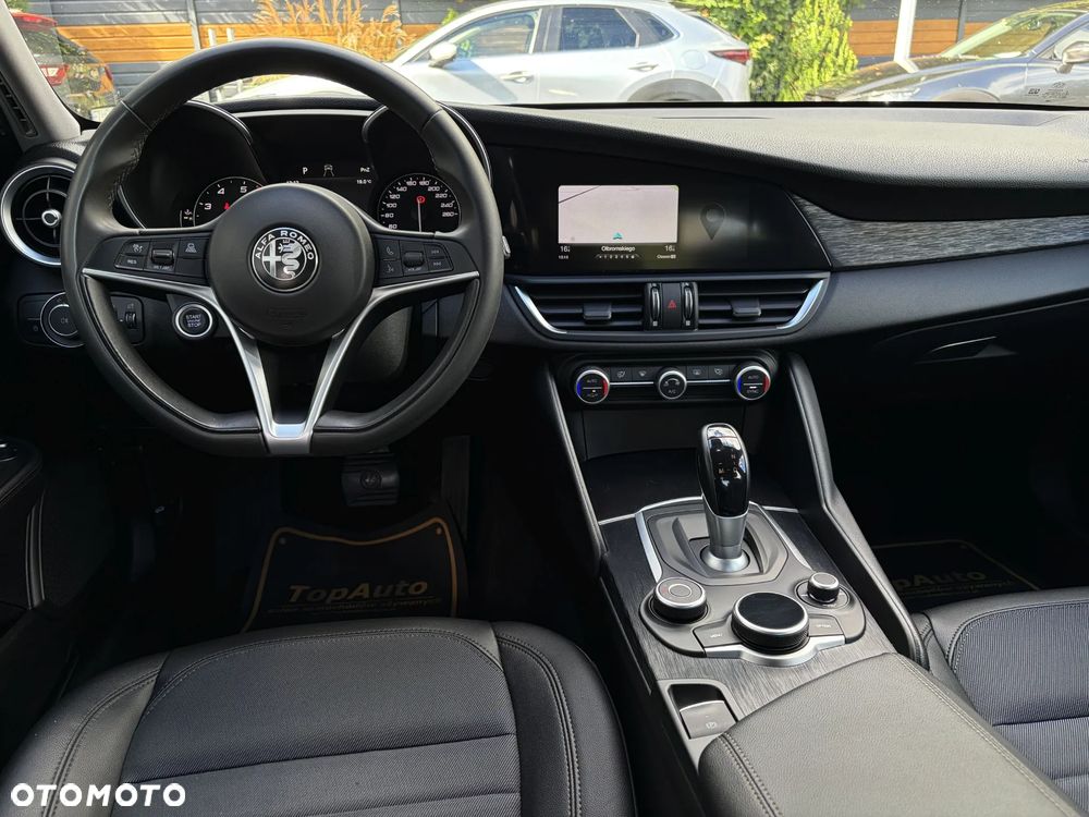 Alfa Romeo Giulia - 31