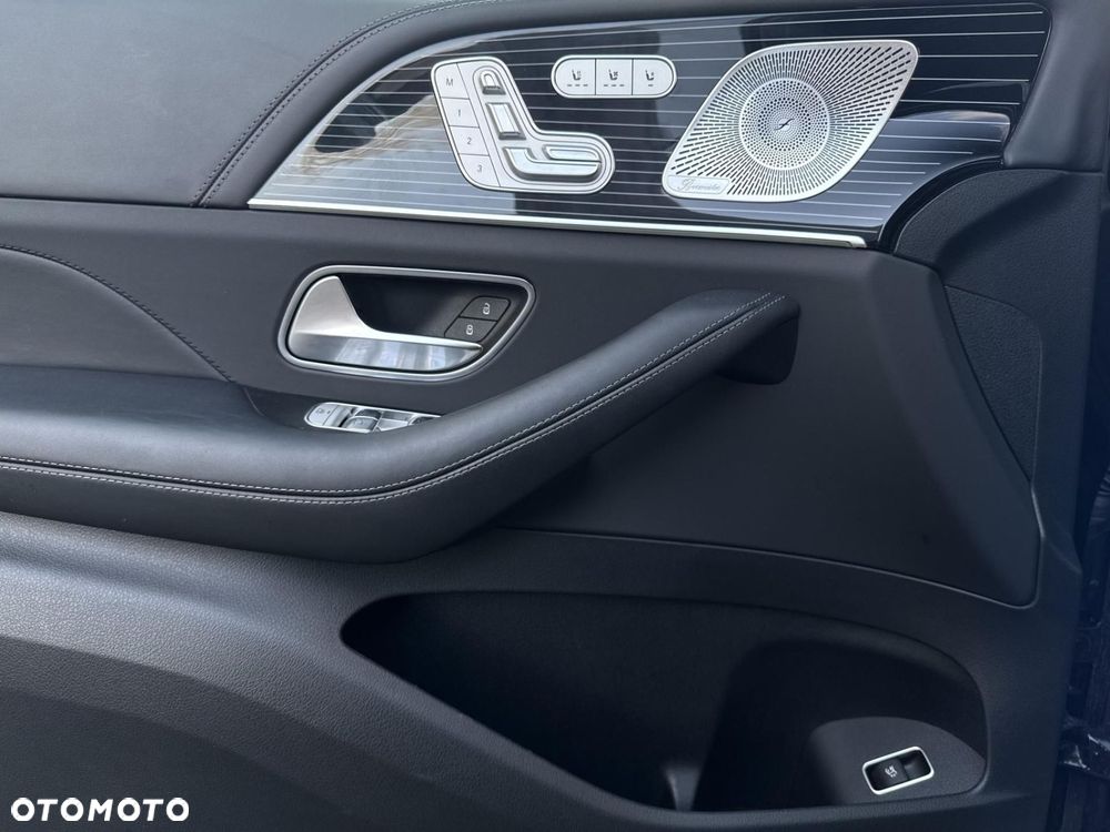 Mercedes-Benz GLS - 11