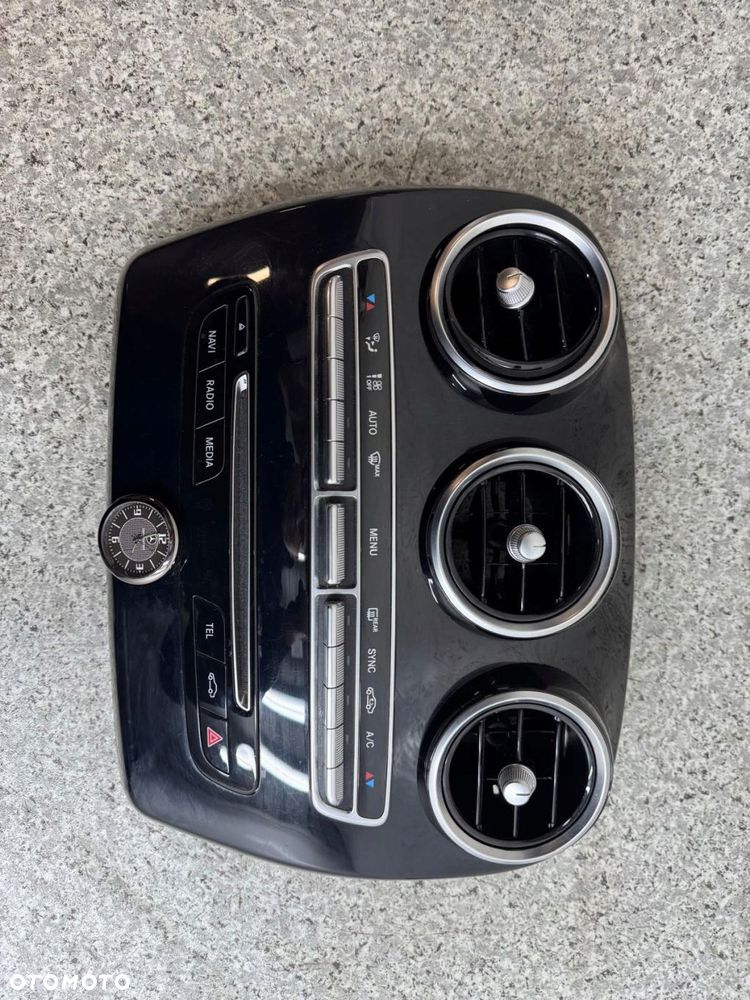 panel klimatyzacji nawigacji radia mercedes c klasa w205 2014-2021 - 4