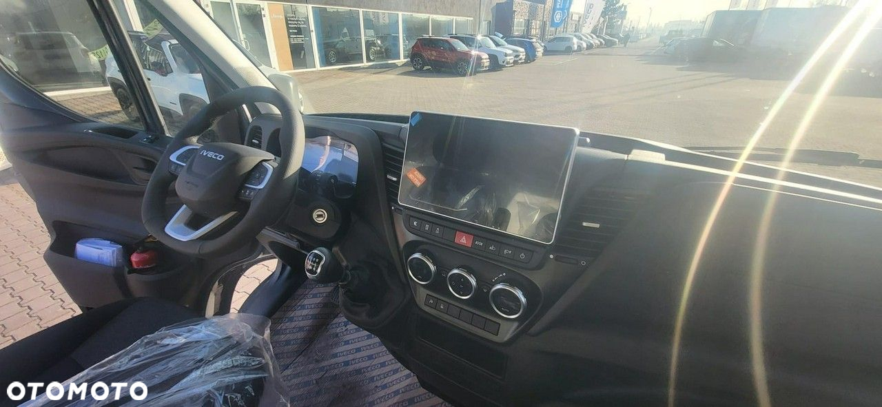 Iveco Daily 35S18A8H V - 4