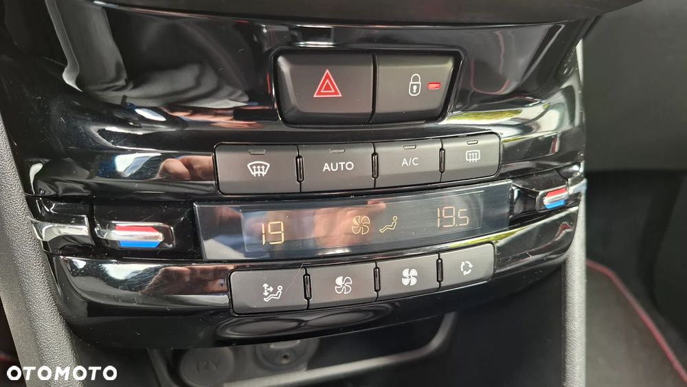 Peugeot 2008 PureTech 130 Stop&Start GT-Line Edition - 28