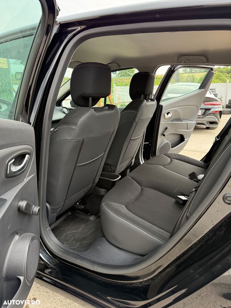 Renault Clio - 10